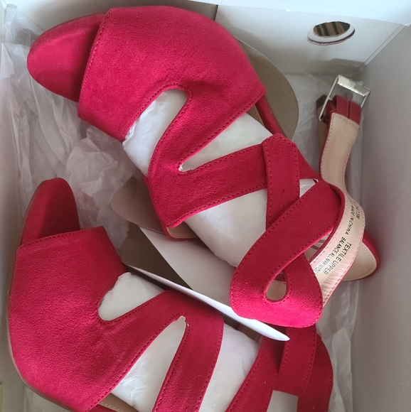 DL Shiloh Red Suede Heels - Picture 7 of 12